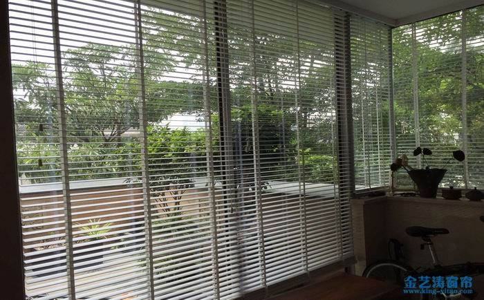 辦公室窗簾的用途及優(yōu)缺點和辦公室窗簾的選擇技巧 金藝濤窗簾
