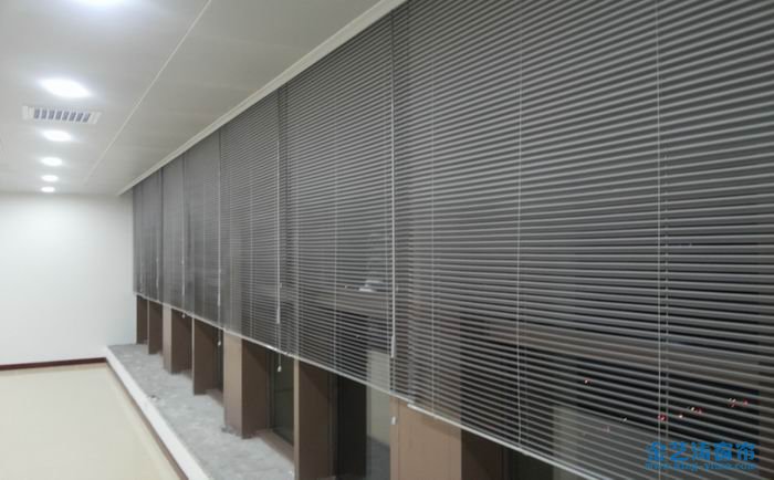 百葉窗簾的材質(zhì)有哪些?百葉窗簾什么材質(zhì)的好? 郎絲百葉簾