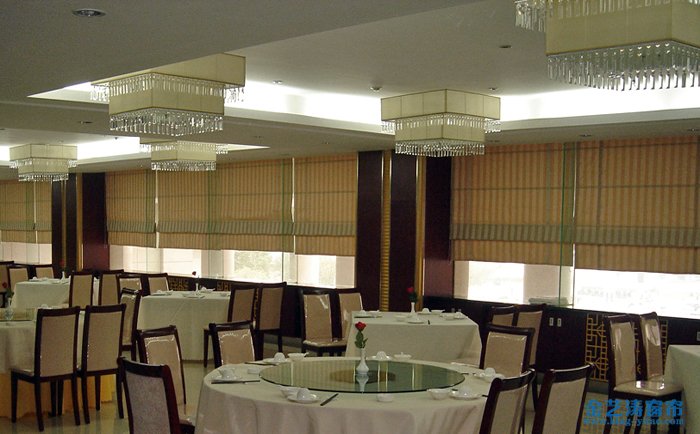 羅馬簾的優(yōu)缺點(diǎn) 安裝羅馬簾有什么講究 羅馬簾