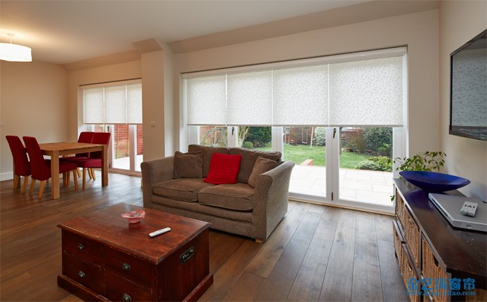 家用電動(dòng)窗簾好不好?聽(tīng)小編來(lái)分析分析 卷簾