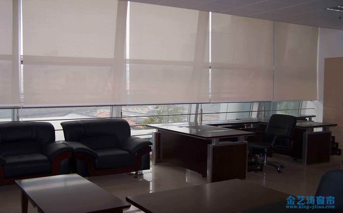 卷簾窗簾價(jià)格各異 金藝濤窗簾網(wǎng)傳授卷簾窗簾清洗術(shù) 卷簾