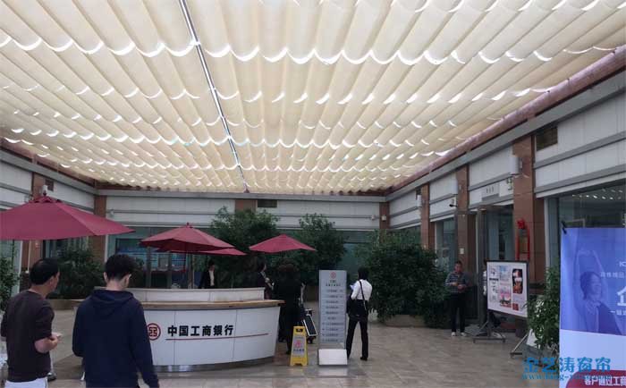 禪城區(qū)汾江南路麗日豪庭工商銀行大堂電動(dòng)遮陽天棚簾安裝工程 禪城區(qū)汾江南路電動(dòng)遮陽天棚簾安裝